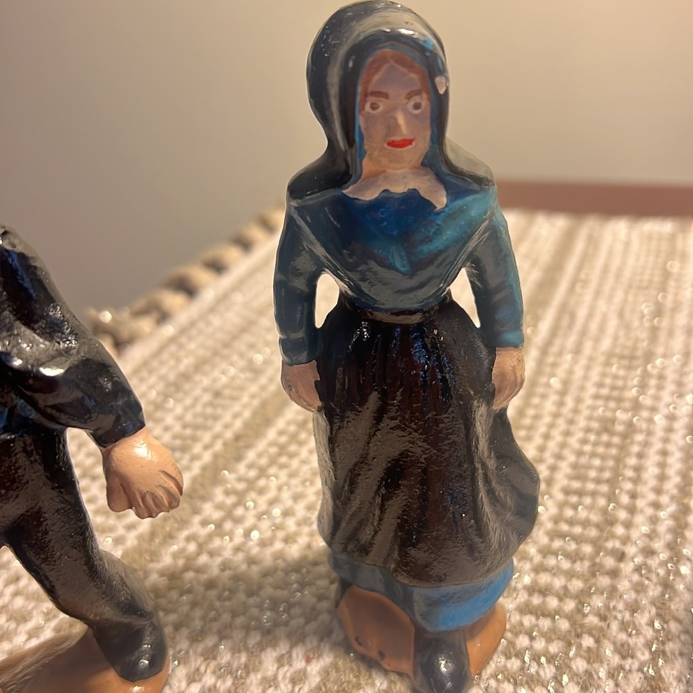 Vintage Cast Iron Amish Man And Woman - Picture 3 of 6